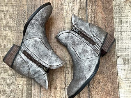 Seychelles Metallic Zip Ankle Booties - Size 6 on Sale