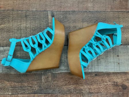 FRH Strappy Platform Wedges- Size 8.5 (LIKE NEW) Supply