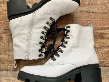 BP White Black Leather D-Ring Lug Sole Combat Boots- Size 9 Discount