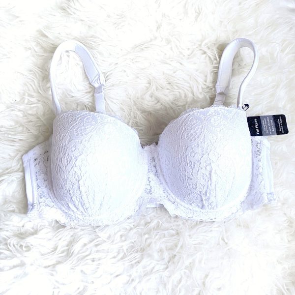 Kathy Ireland Intimates White Lace Padded Bra NWT - Size 40D For Discount